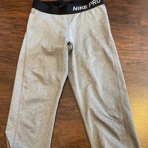 nike capris